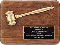 American Walnut Plaque with an Antique Bronze Gavel Casting [TD1686]